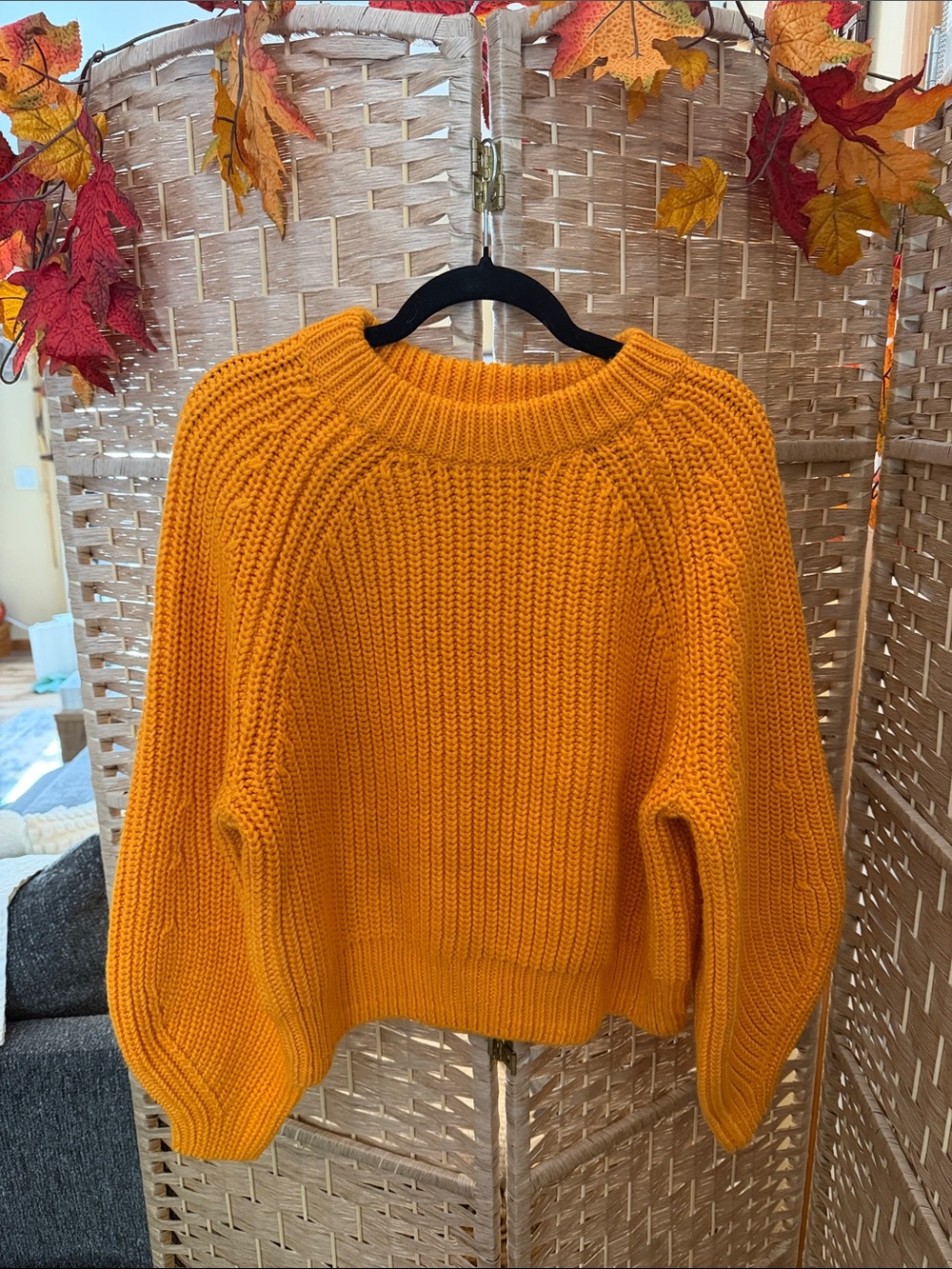 H&M Chunky Crewneck Sweater in Bright Mustard